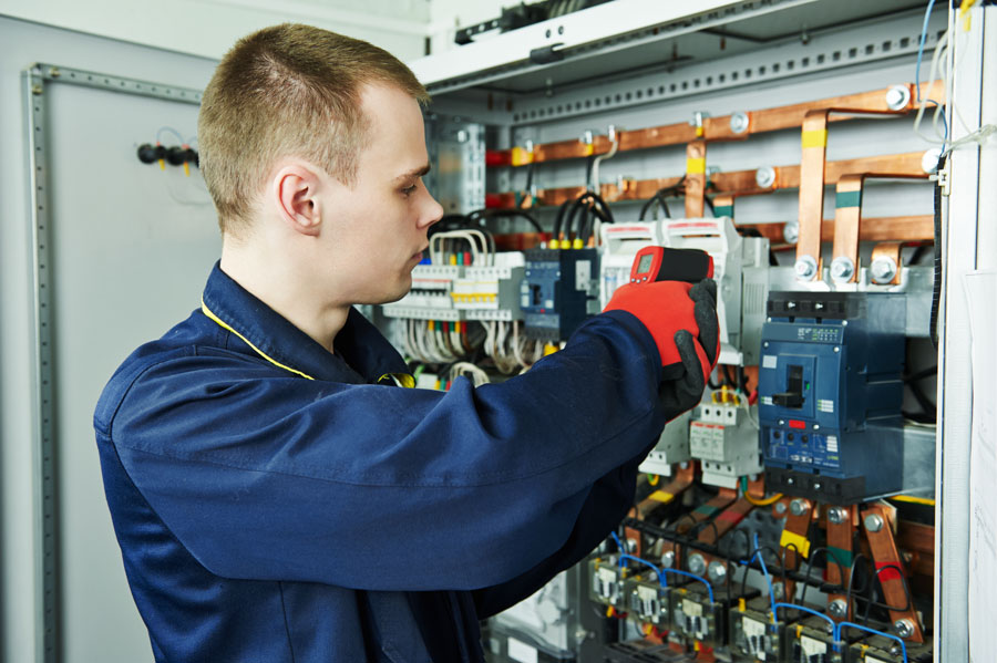 Electricien à Tours pour rénovation et remise aux normes